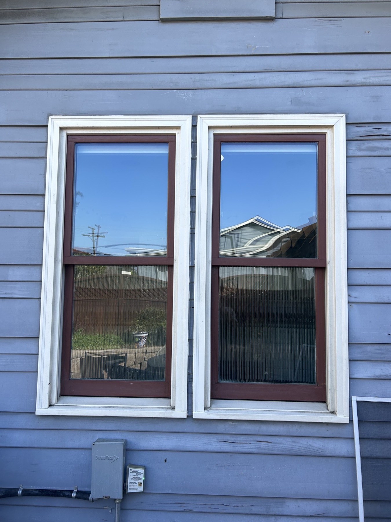 Clean residential window